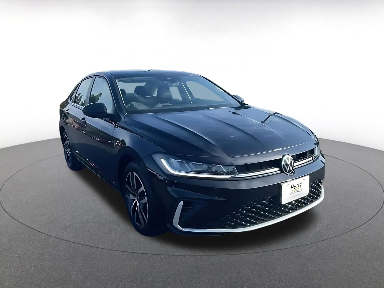 Used 2025 Volkswagen Jetta SE image 3