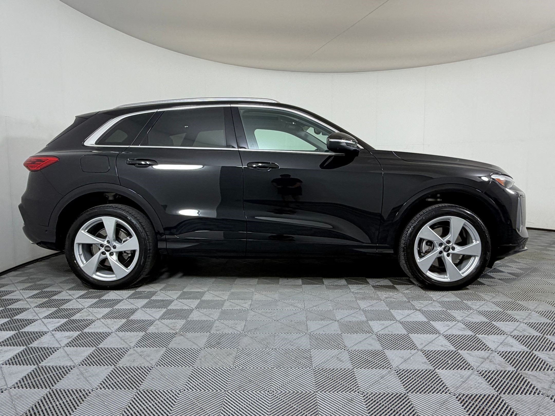 Certified 2026 Audi Q5 Premium AWD/4WD image 8
