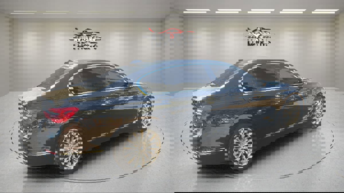 Used 2018 BMW 740i xDrive w/ Executive Package AWD/4WD image 7