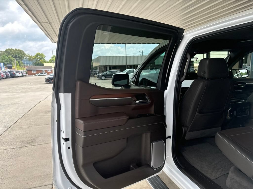 Used 2024 GMC Sierra 1500 Denali w/ Denali Reserve Package AWD/4WD image 18