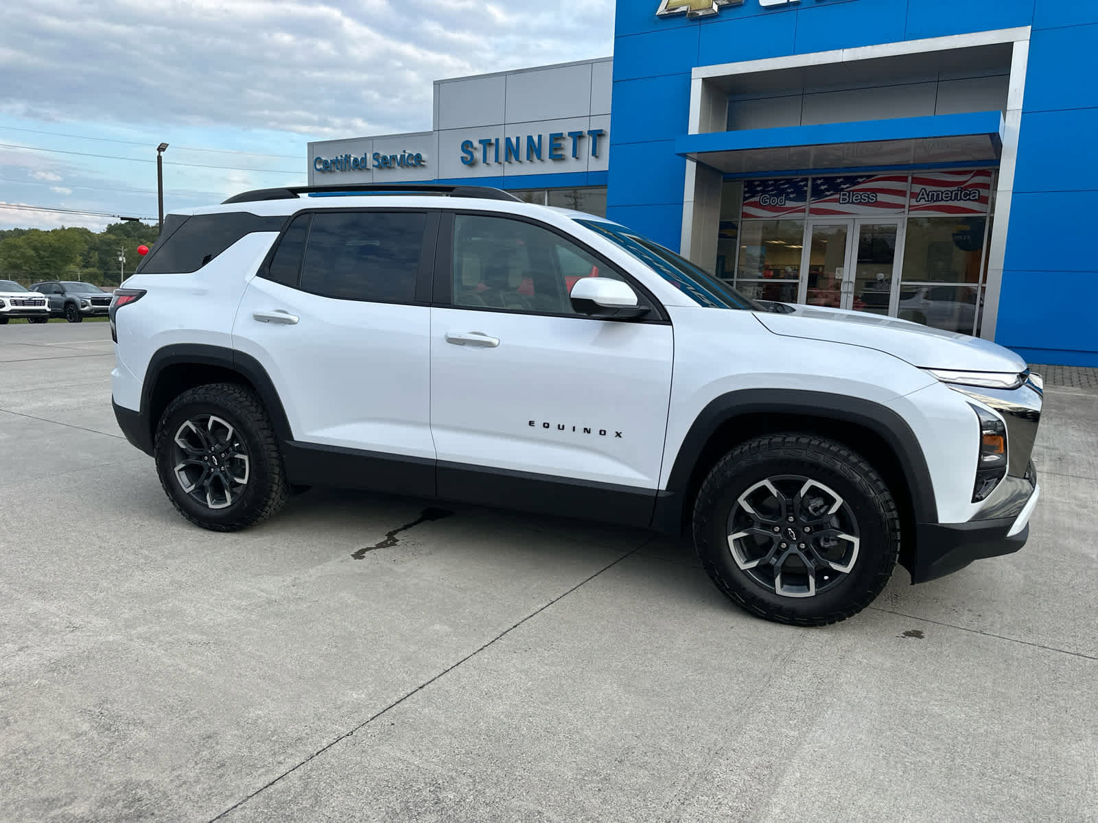 New 2026 Chevrolet Equinox ACTIV w/ Convenience Package III image 2
