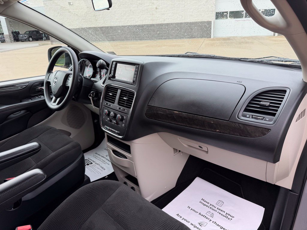 Used 2018 Dodge Grand Caravan SE FWD image 30