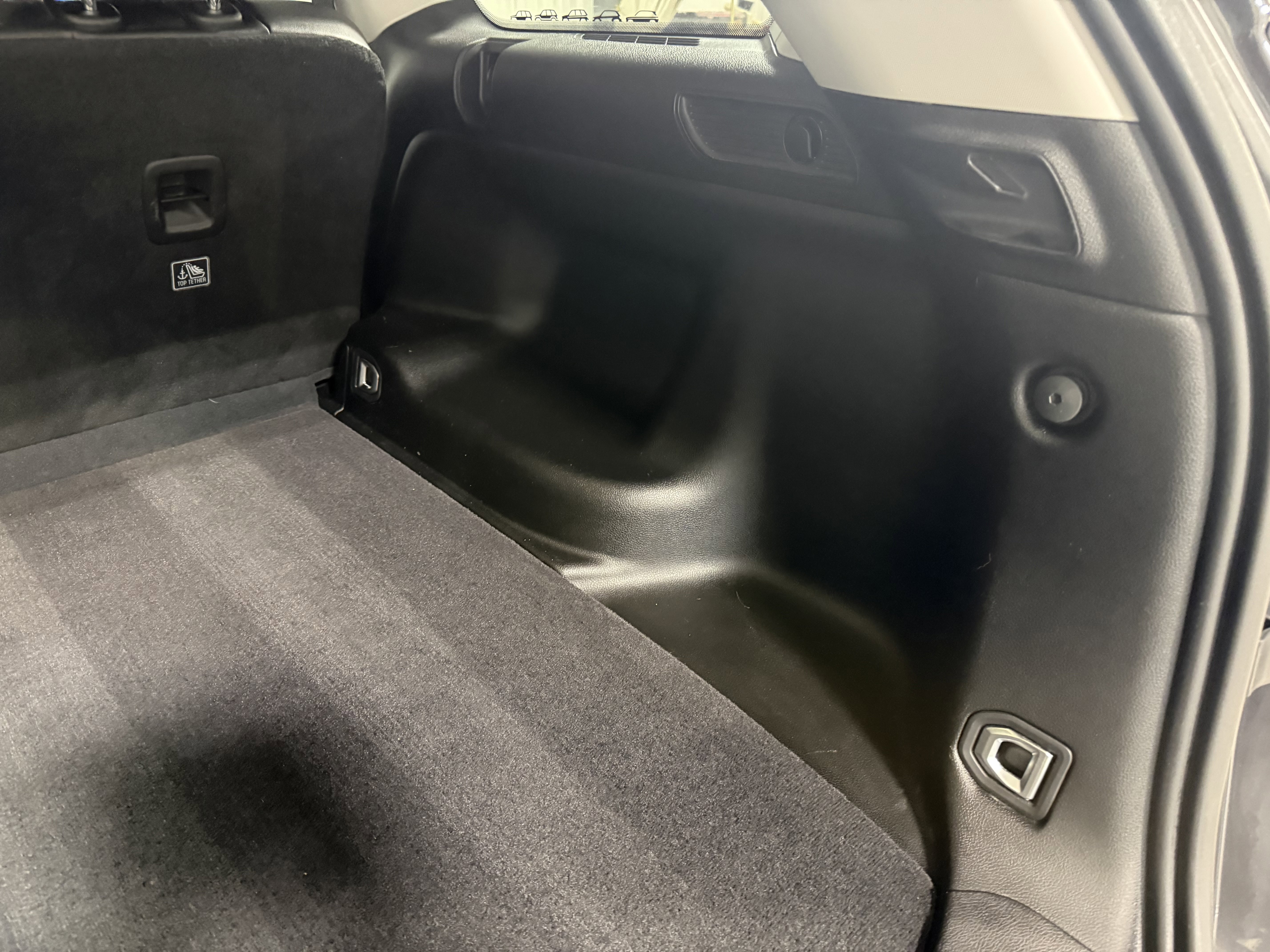 Used 2023 Jeep Grand Cherokee Limited w/ Luxury Tech Group II image 9