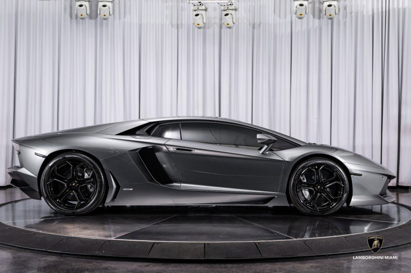 Used 2012 Lamborghini Aventador LP 700-4 image 27
