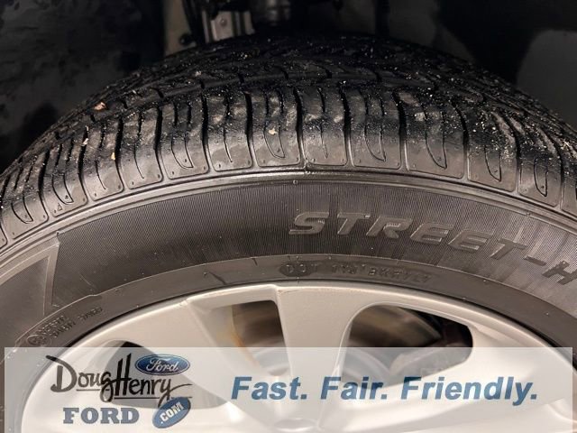 Used 2015 Chrysler 200 Limited image 16