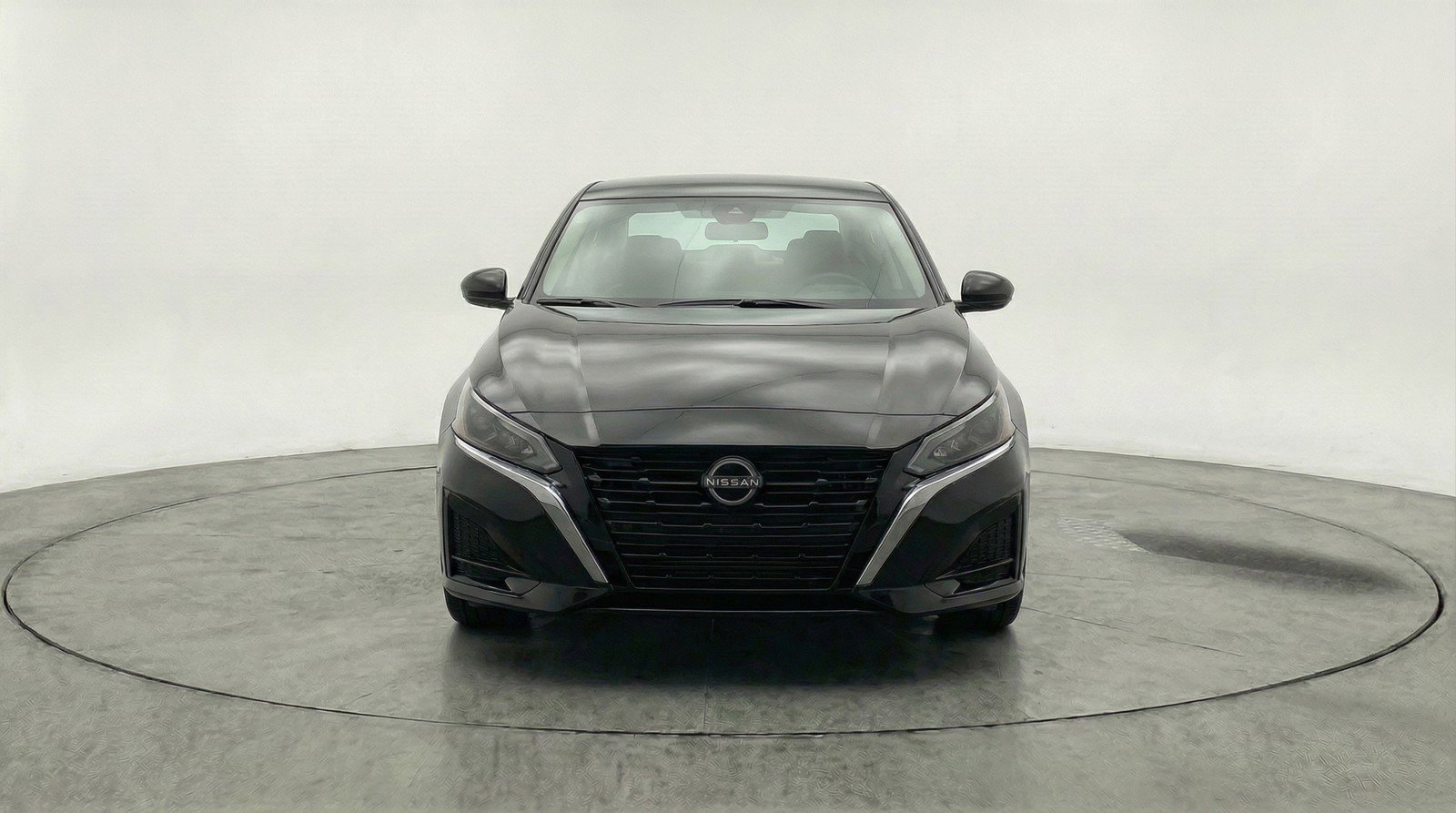 Used 2025 Nissan Altima 2.5 SV image 2