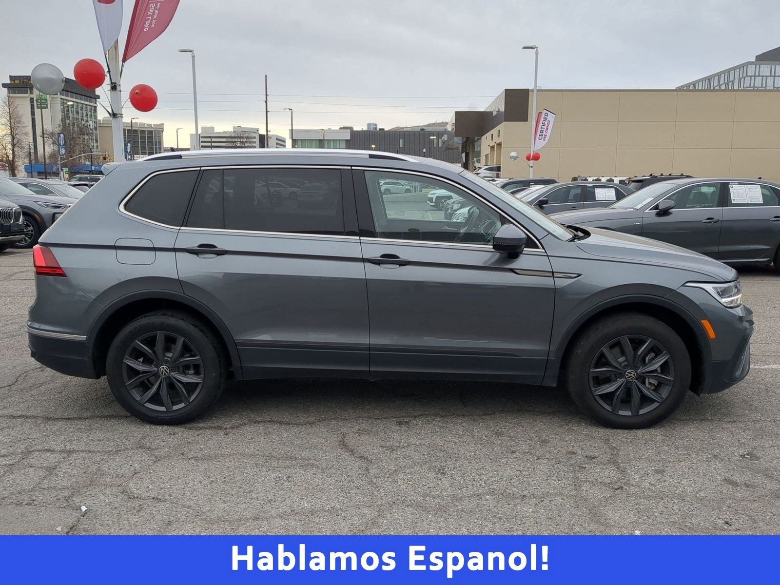 Used 2023 Volkswagen Tiguan SE image 2