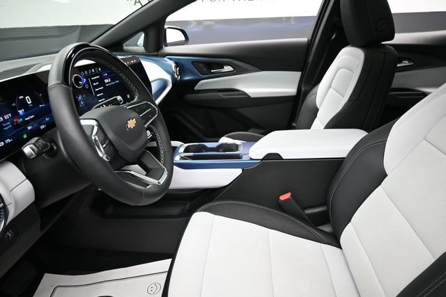 Used 2025 Chevrolet Equinox EV LT w/ Active Safety Package 3 FWD image 16
