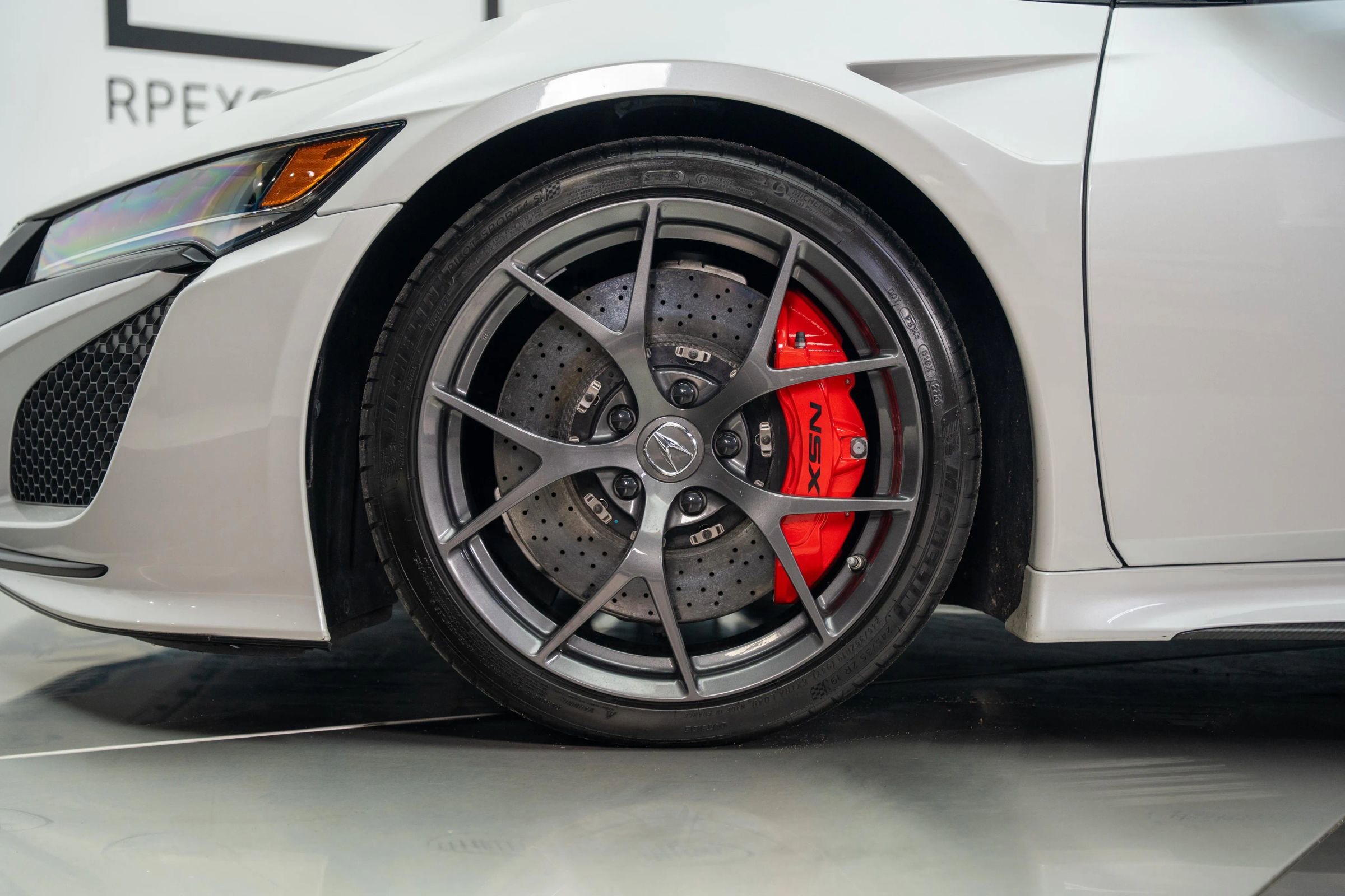 Used 2017 Acura NSX image 5