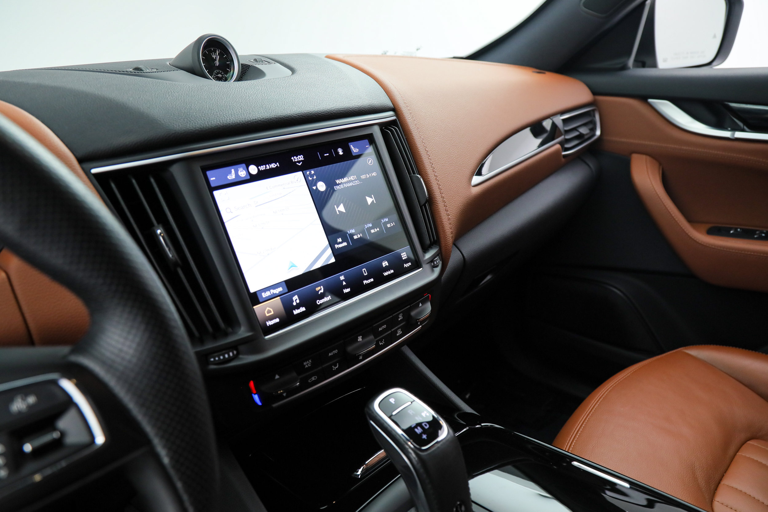 Certified 2023 Maserati Levante GT AWD/4WD image 20