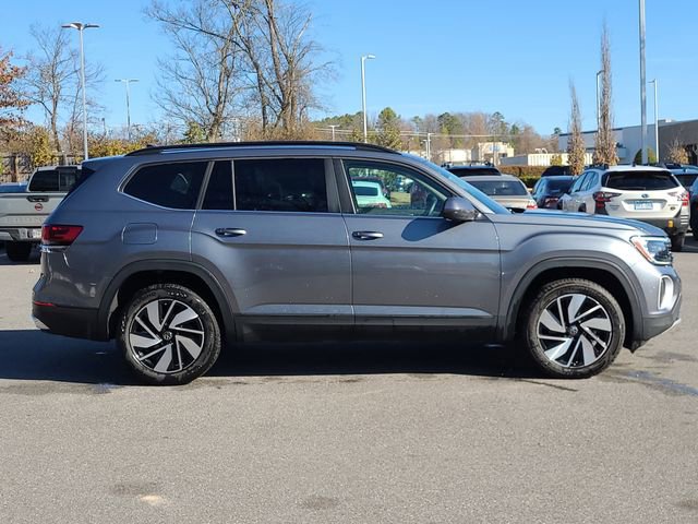 Used 2025 Volkswagen Atlas SE image 2