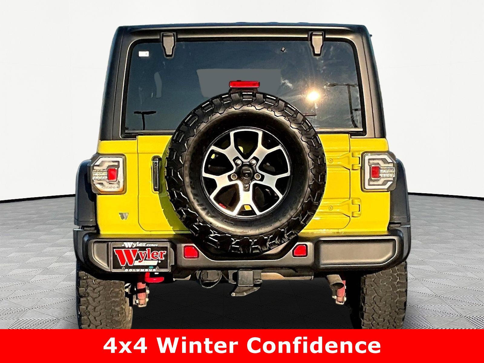 Used 2023 Jeep Wrangler Unlimited Rubicon w/ Cold Weather Group AWD/4WD image 5