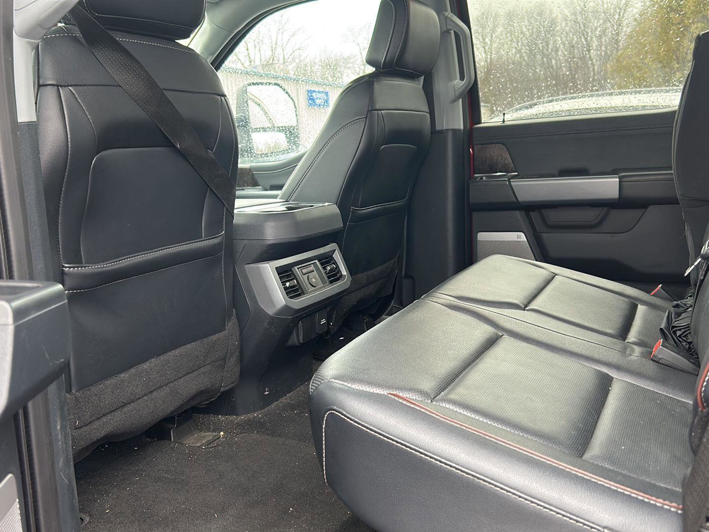 Used 2024 Ford F350 Lariat image 10