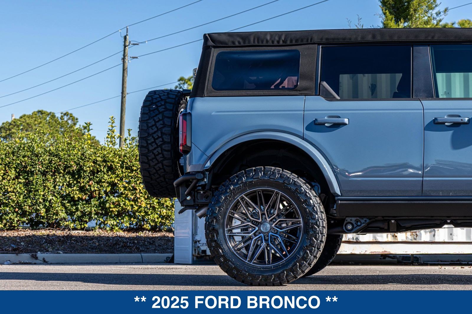 Used 2025 Ford Bronco Badlands AWD/4WD image 39
