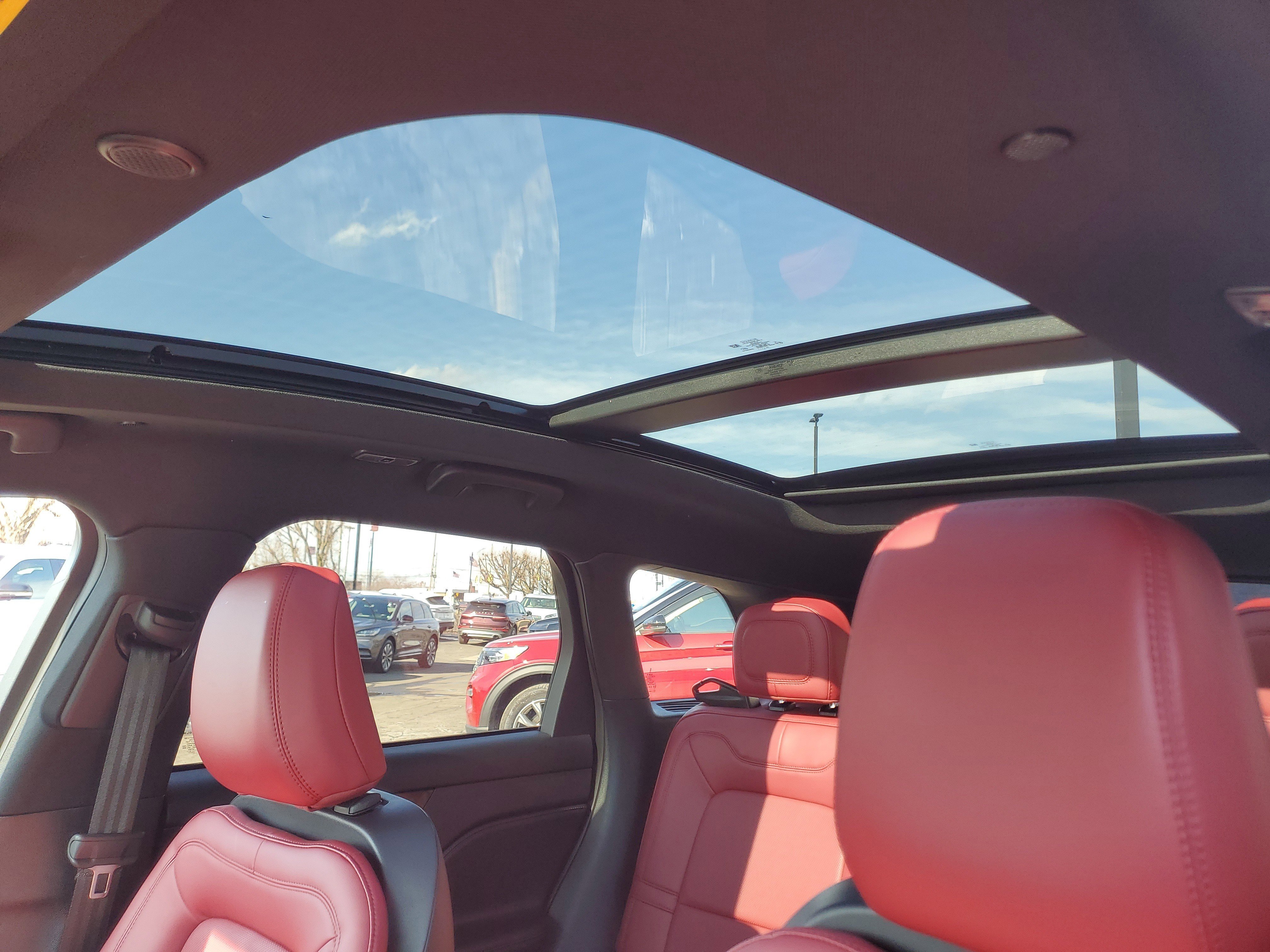 Certified 2023 Lincoln Corsair Reserve w/ Equipment Group 201A image 11