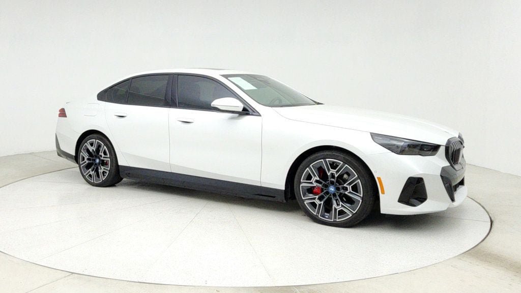 Used 2025 BMW i5 xDrive40 w/ M Sport Package AWD/4WD image 3