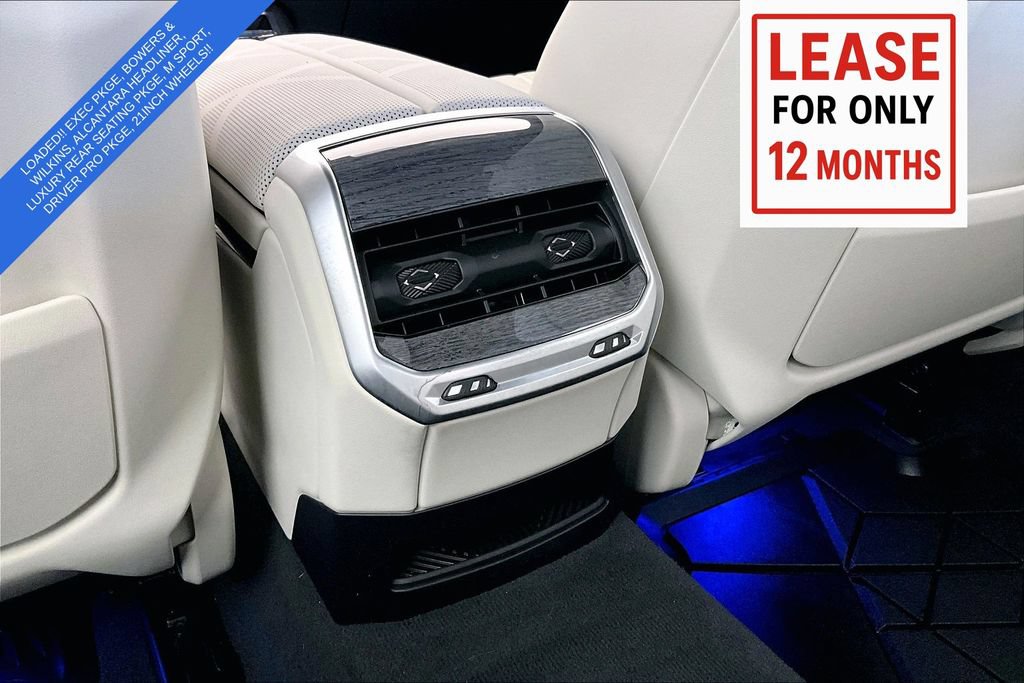 Used 2025 BMW 760i xDrive AWD/4WD image 32