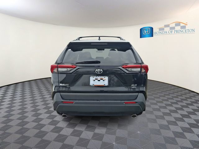 Used 2023 Toyota RAV4 XLE w/ Convenience Package image 5