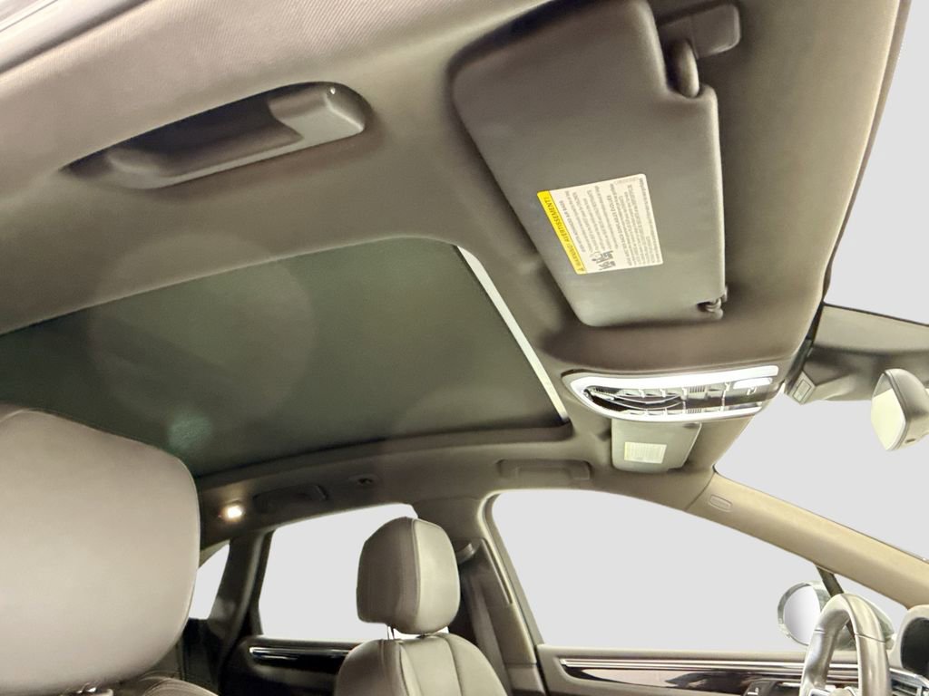 Used 2021 Porsche Macan image 17