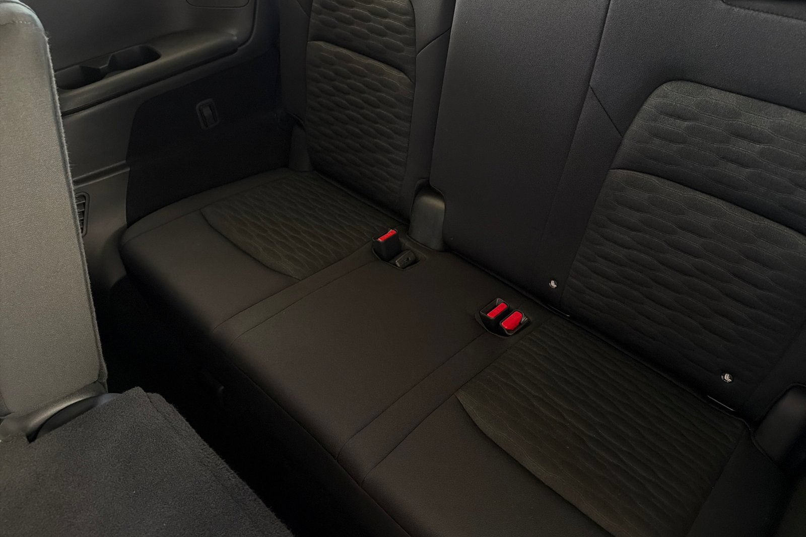 Used 2025 Nissan Pathfinder S FWD image 17