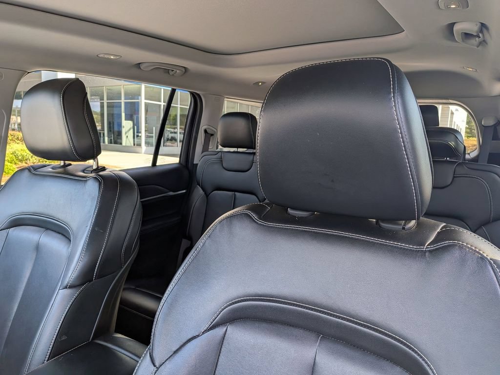 Used 2021 Jeep Grand Cherokee L Limited AWD/4WD image 15