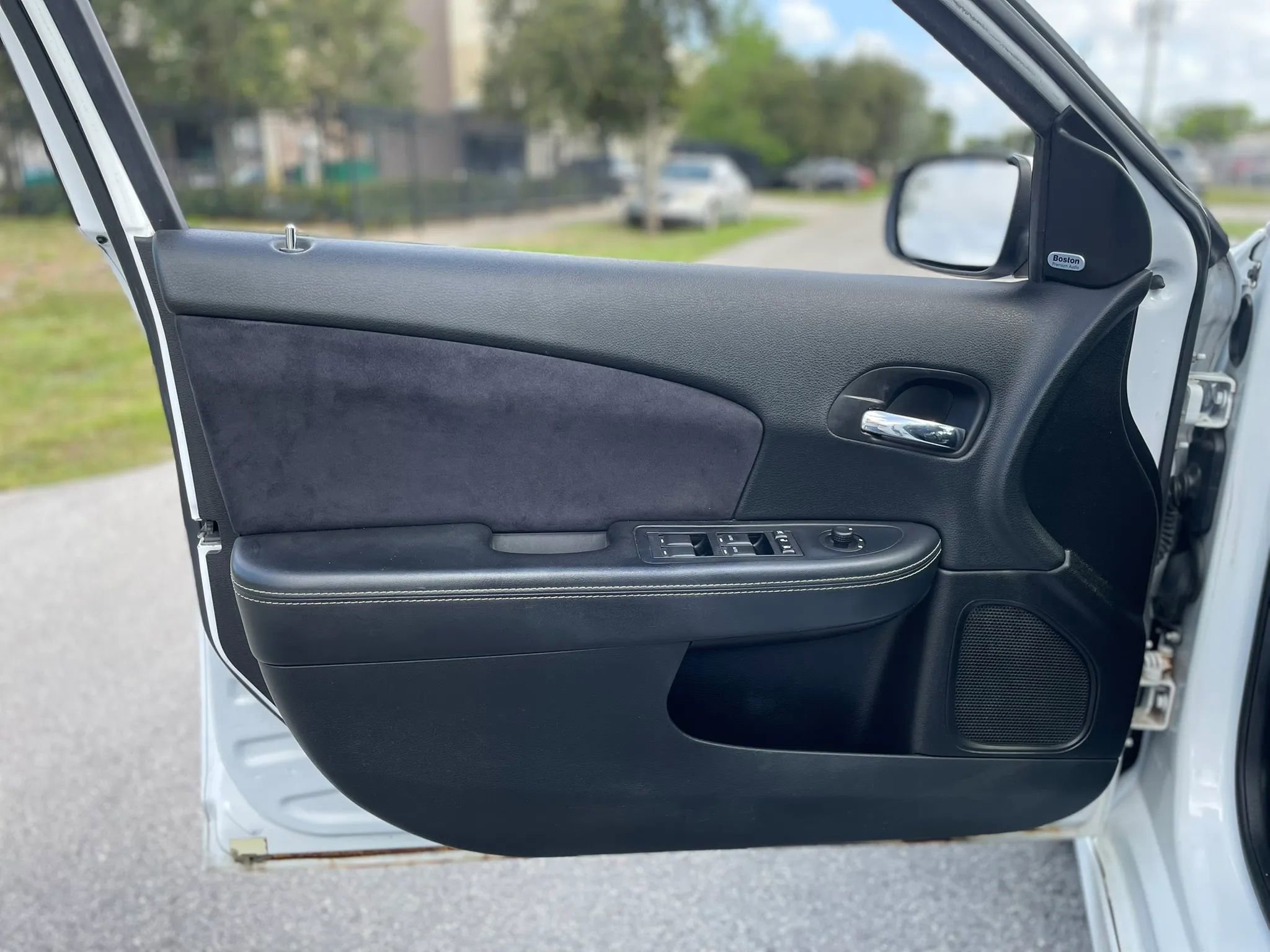 Used 2014 Chrysler 200 Limited w/ 200 Super S Group FWD image 27