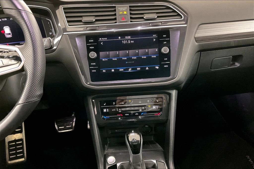 Used 2023 Volkswagen Tiguan SEL R-Line image 9
