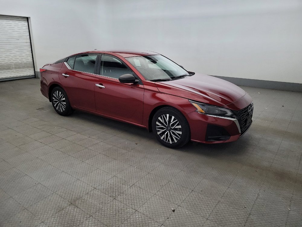 Used 2024 Nissan Altima 2.5 SV FWD image 11