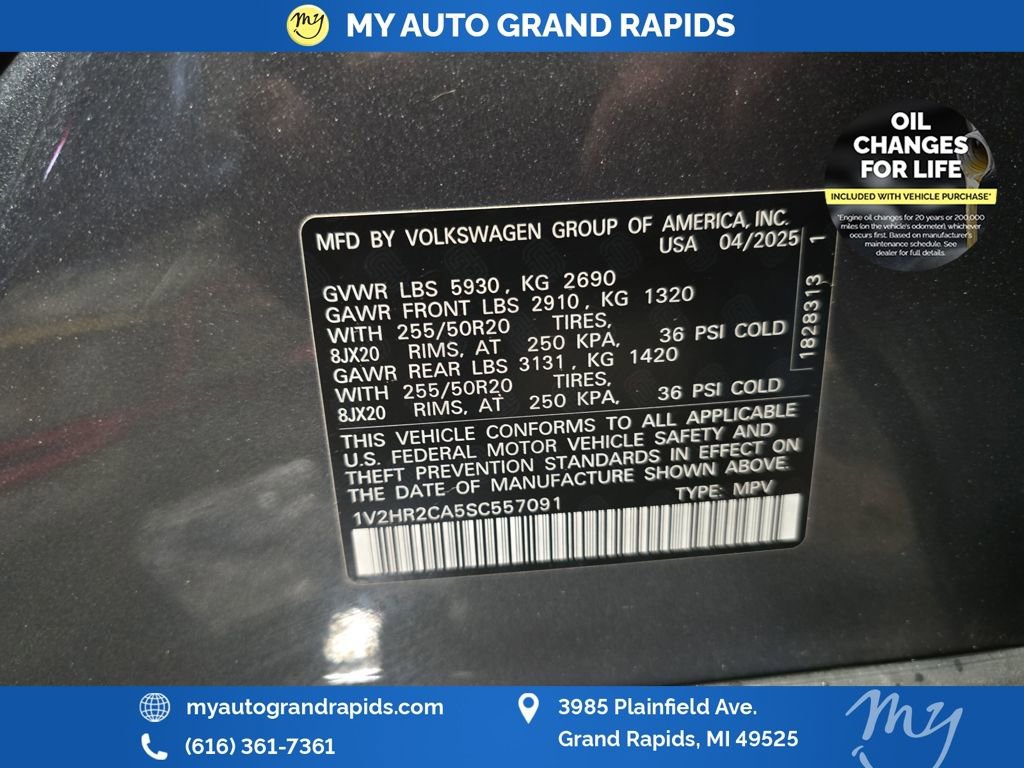 Used 2025 Volkswagen Atlas SE image 35