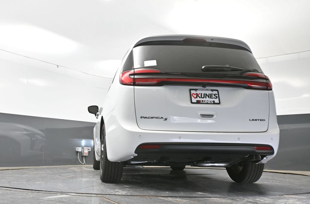 New 2027 Chrysler Pacifica Limited FWD image 48