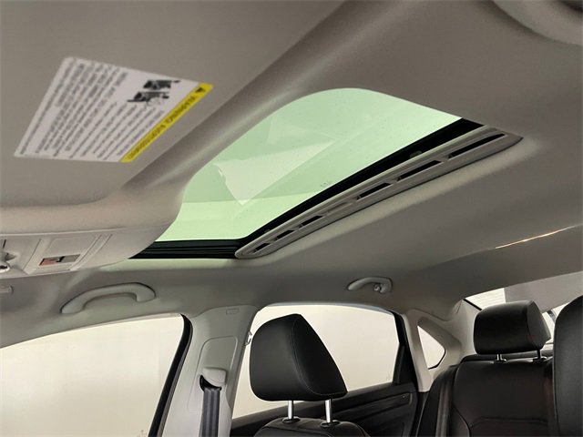 Used 2020 Volkswagen Passat 2.0T R-Line image 15