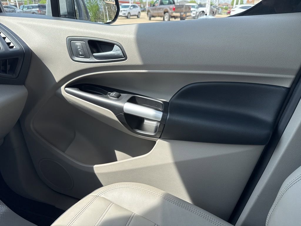 Used 2022 Ford Transit Connect Titanium FWD image 23