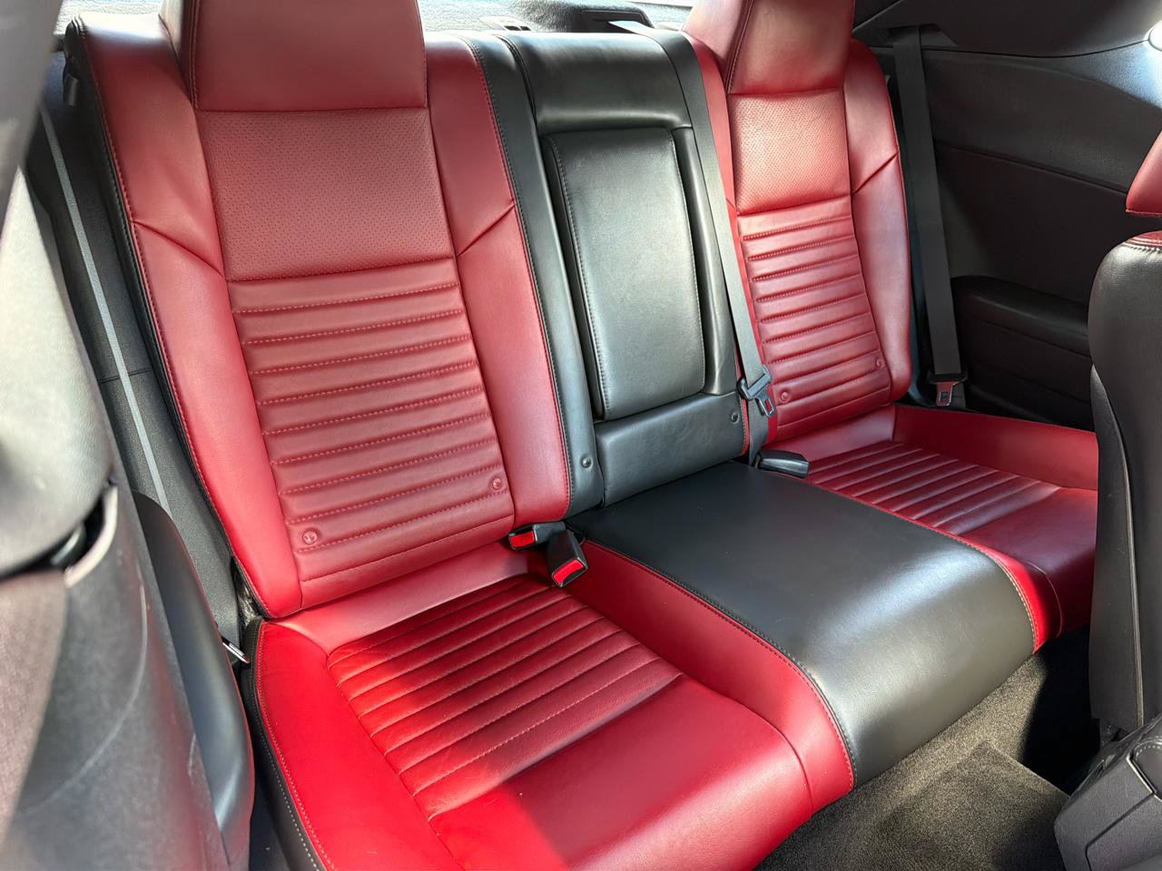 Used 2013 Dodge Challenger R/T Plus RWD image 12