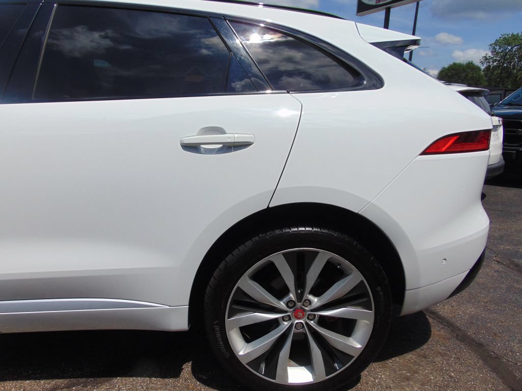 Used 2017 Jaguar F-PACE S AWD/4WD image 13