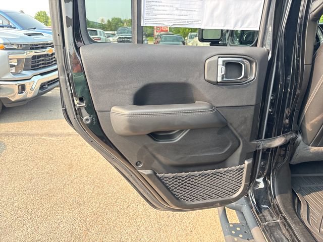Used 2022 Jeep Wrangler Unlimited Sahara w/ Advanced Safety Group AWD/4WD image 19