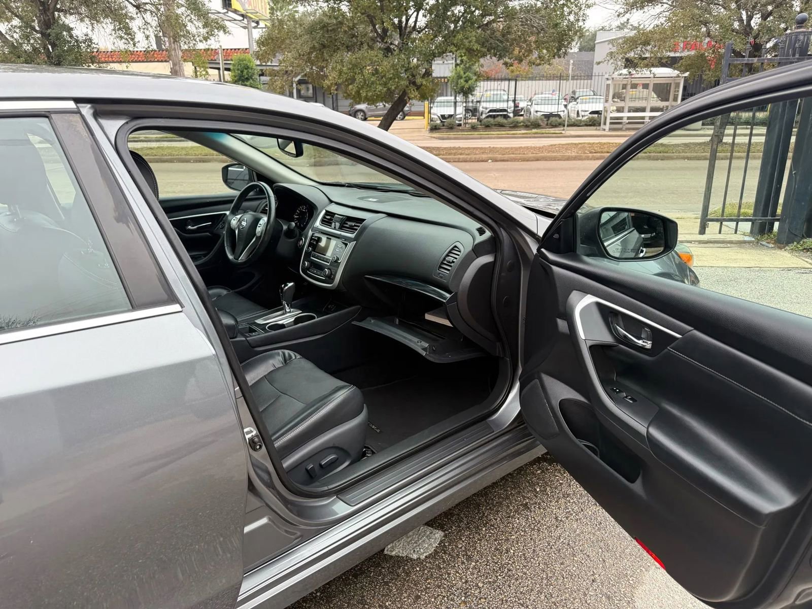 Used 2017 Nissan Altima 2.5 SL w/ Moonroof Package image 13