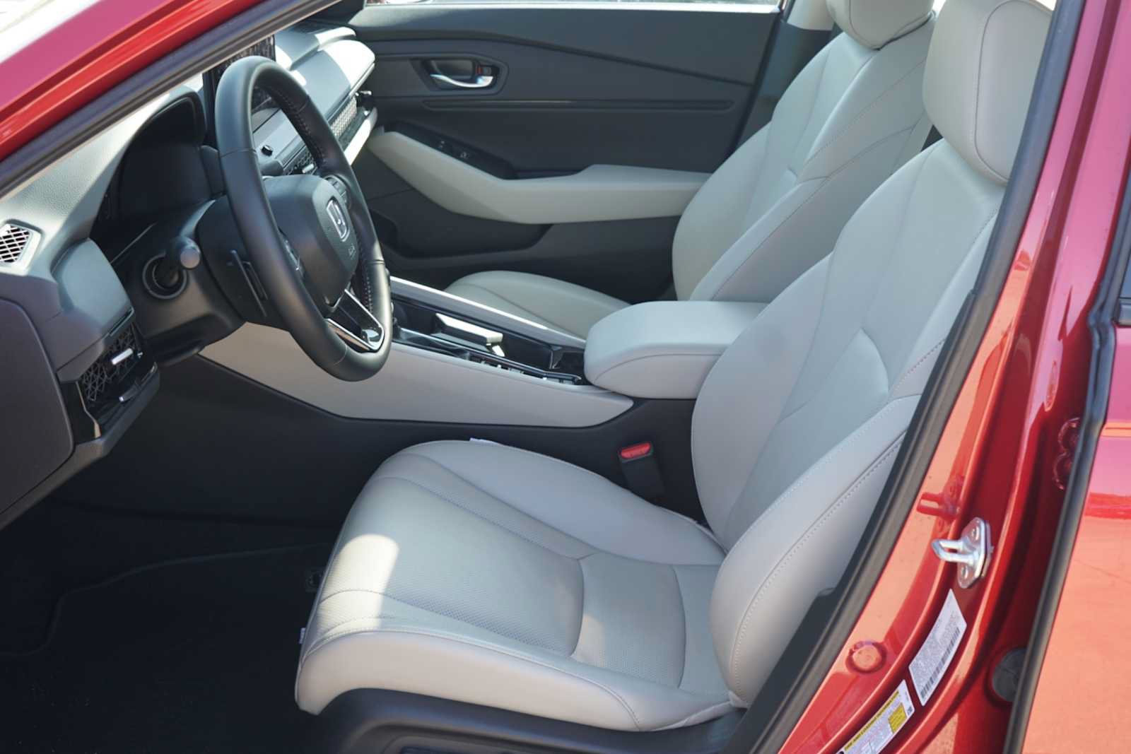 Used 2024 Honda Accord EX-L image 9