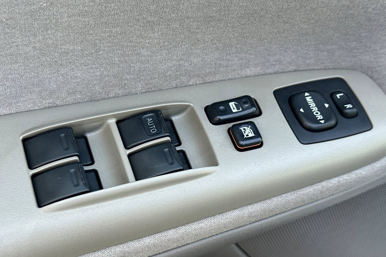 Used 2004 Toyota Camry LE image 13