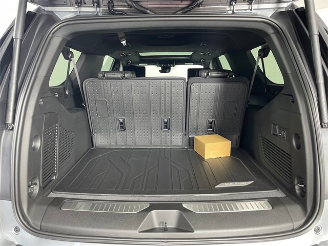 New 2026 Chevrolet Suburban High Country image 15