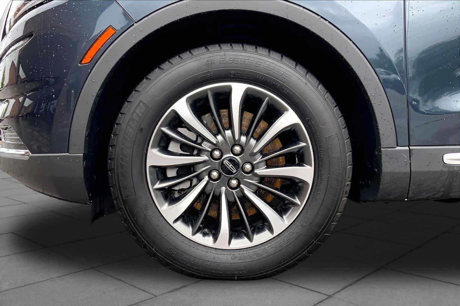 Used 2023 Lincoln Nautilus FWD w/ Premium Package image 10