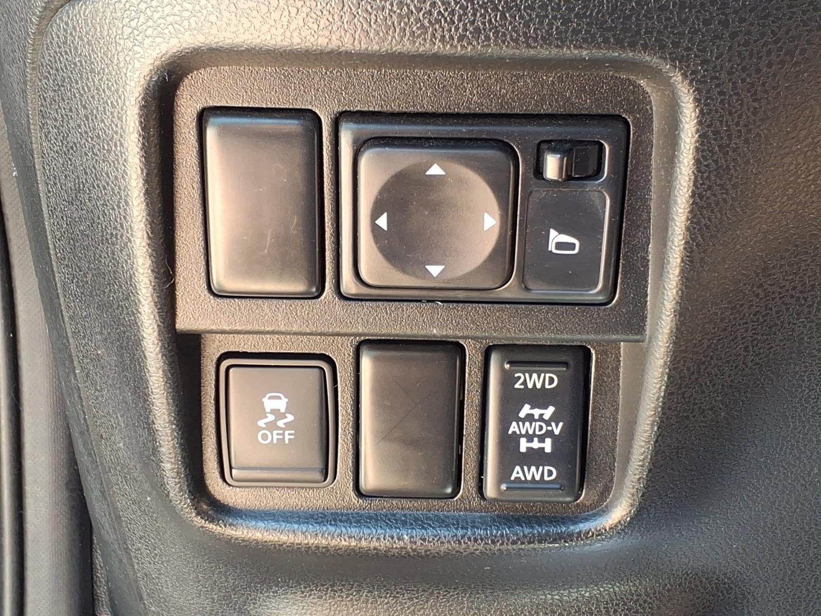 Used 2016 Nissan Juke SV AWD/4WD image 16