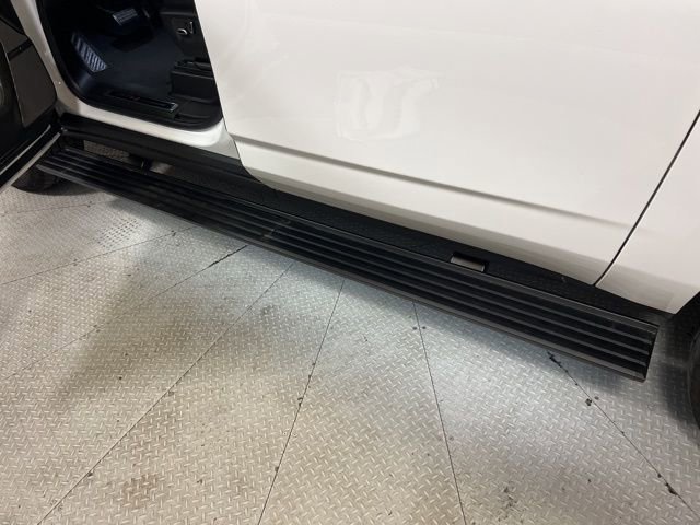 Used 2025 GMC Yukon XL AT4 Ultimate image 14