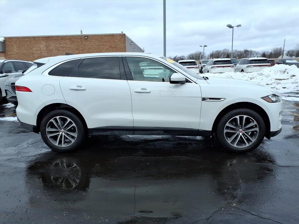 Used 2020 Jaguar F-PACE Premium image 8