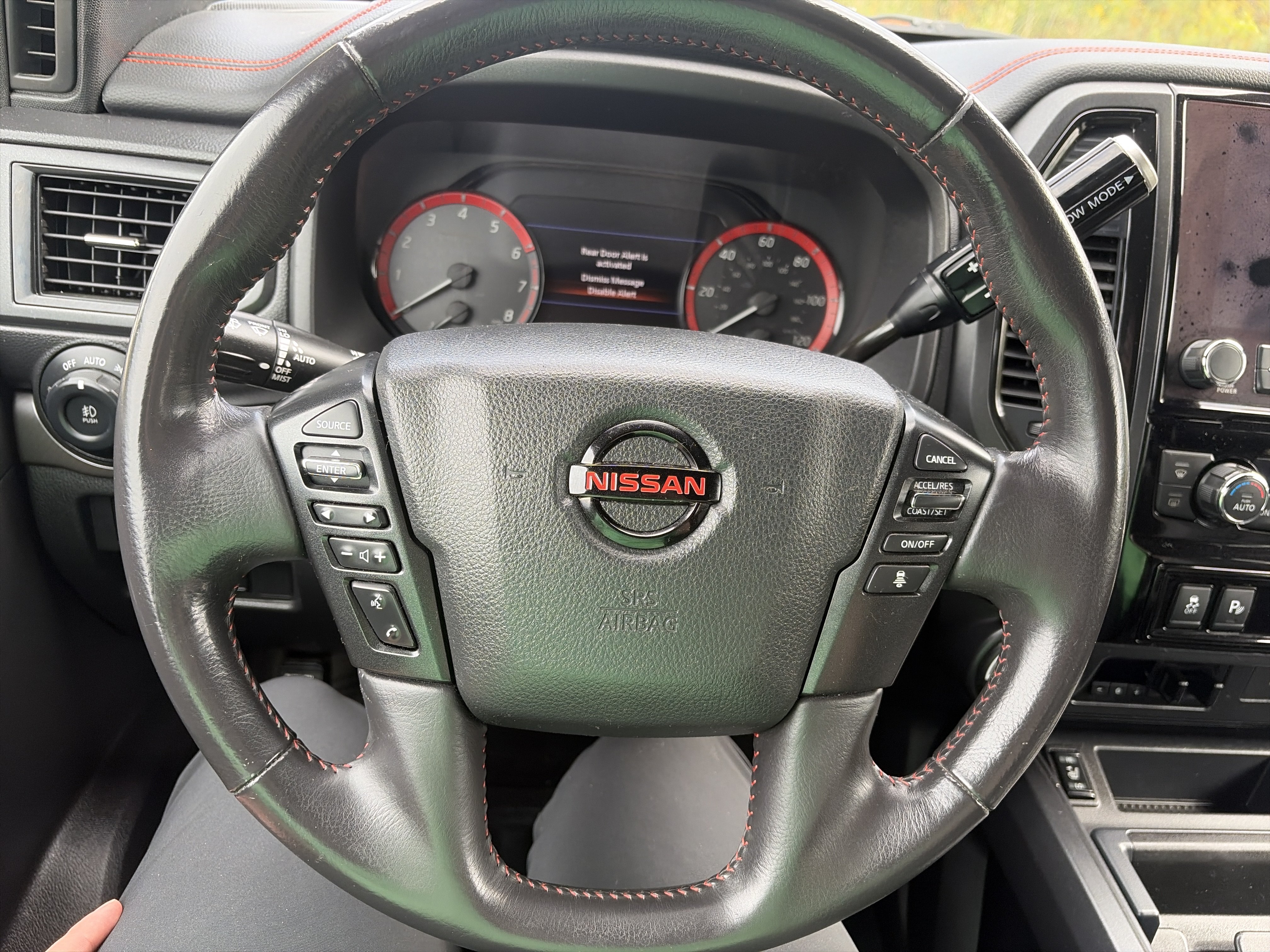 Used 2021 Nissan Titan PRO-4X w/ Pro-4x Convenience Package AWD/4WD image 22