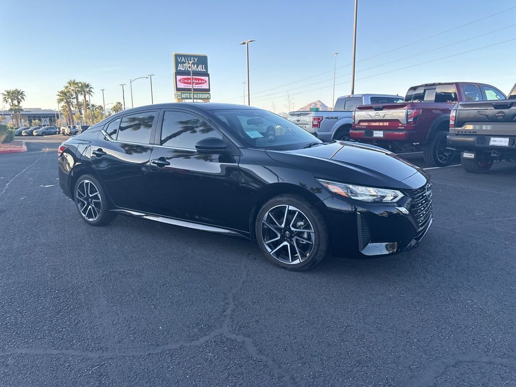 Used 2025 Nissan Sentra SR w/ SR Premium Package image 5