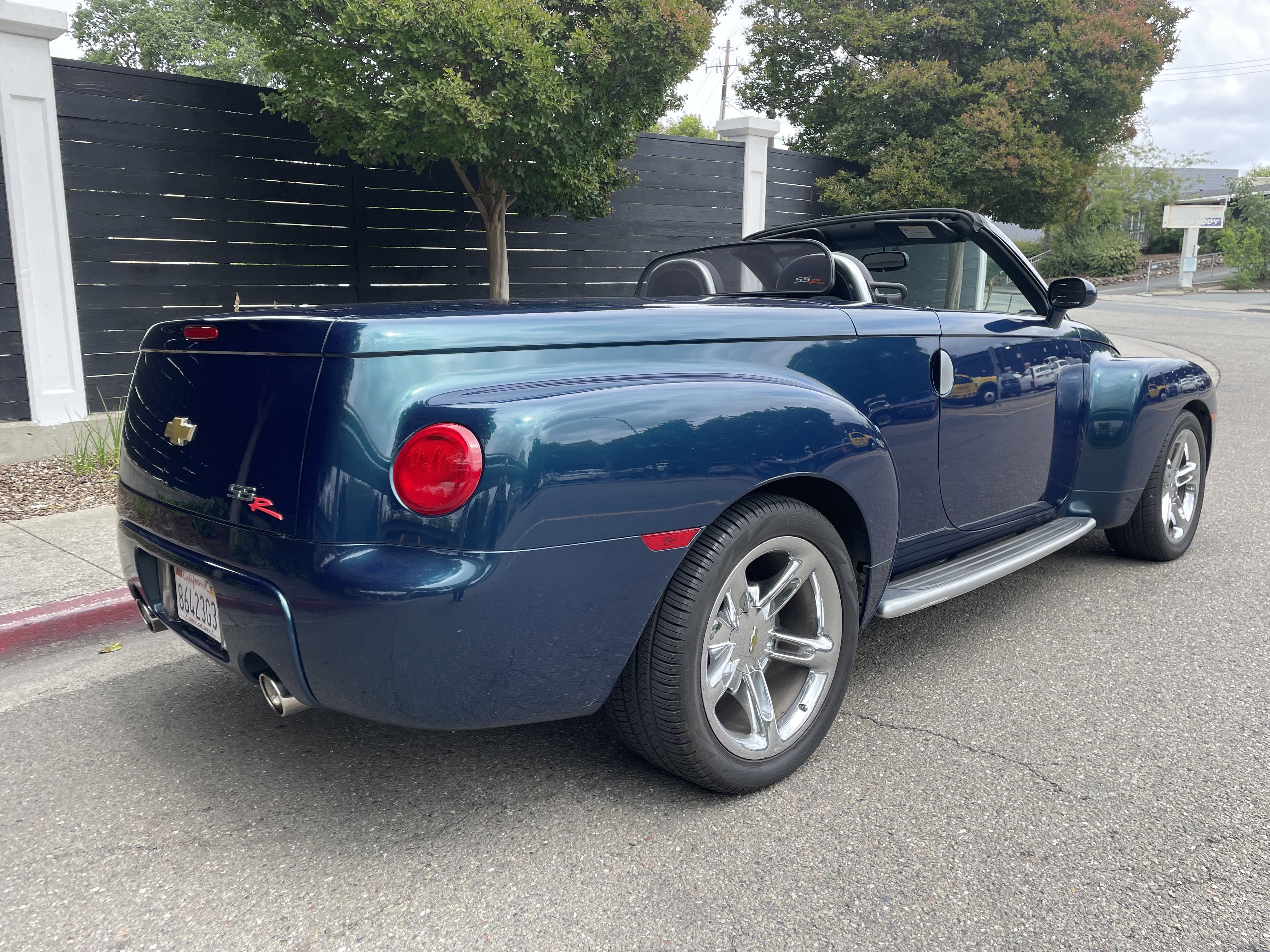 Used 2005 Chevrolet SSR w/ Preferred Equipment Group RWD image 4