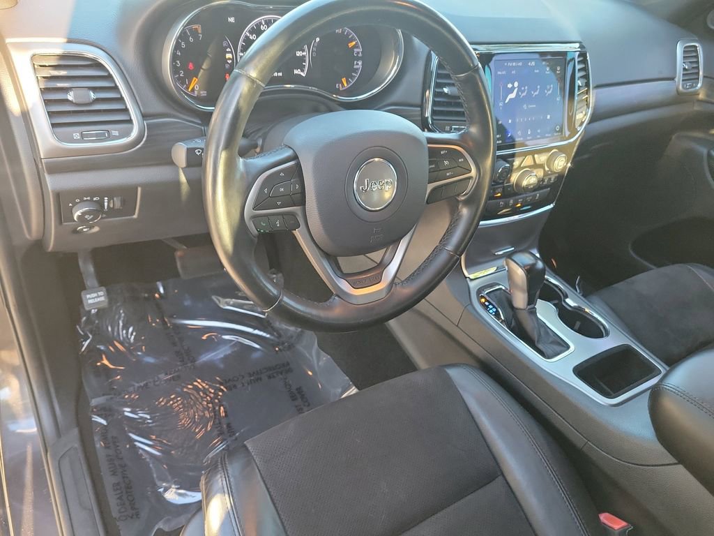 Used 2020 Jeep Grand Cherokee Altitude image 19