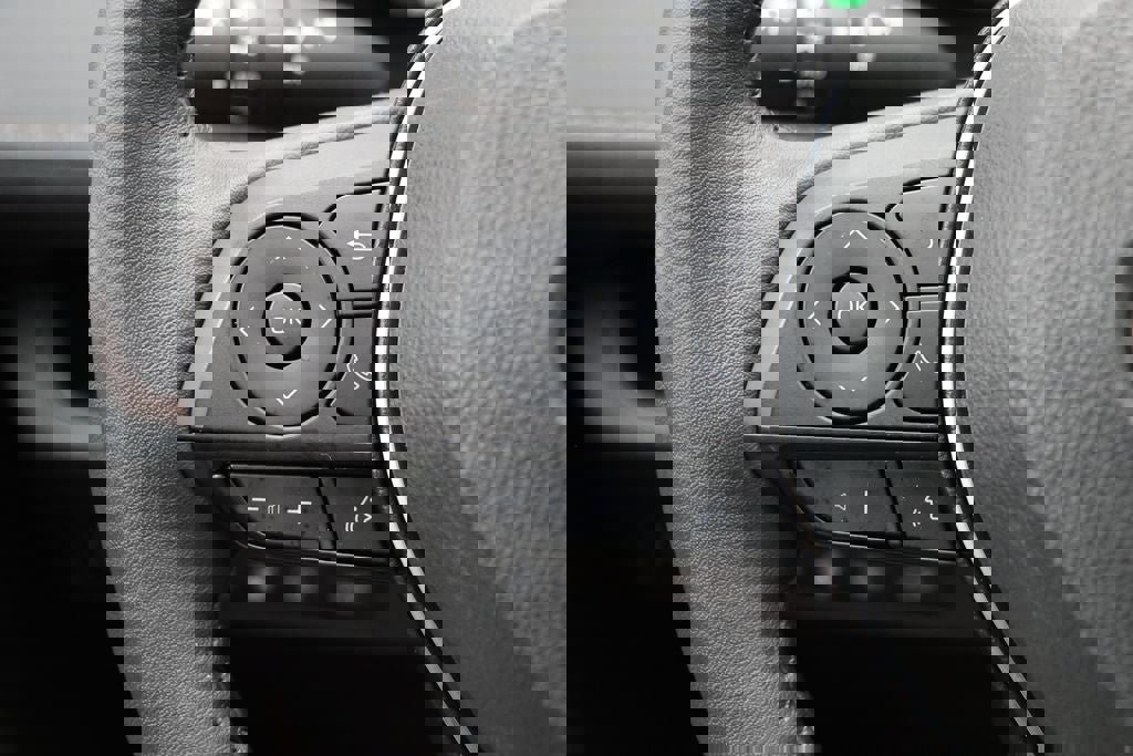 Used 2023 Toyota RAV4 Limited image 18