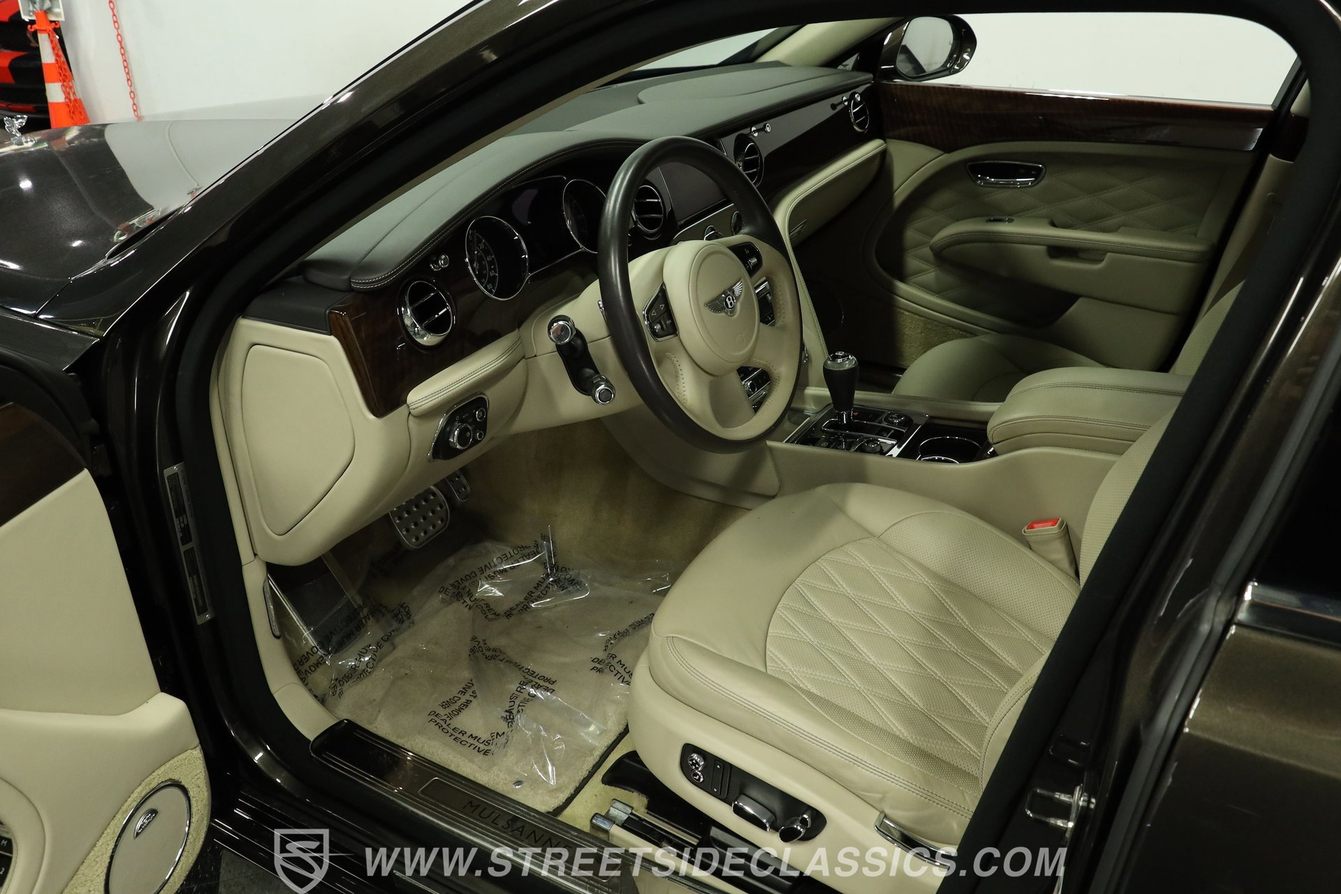 Used 2020 Bentley Mulsanne RWD image 4
