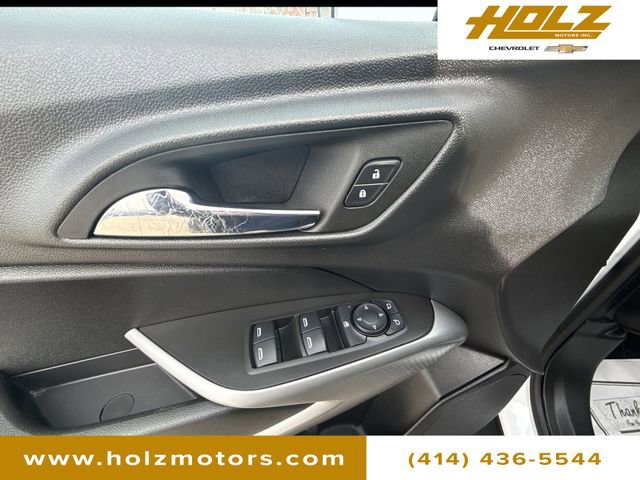 Certified 2024 Chevrolet Trax RS w/ Driver Confidence Package image 21